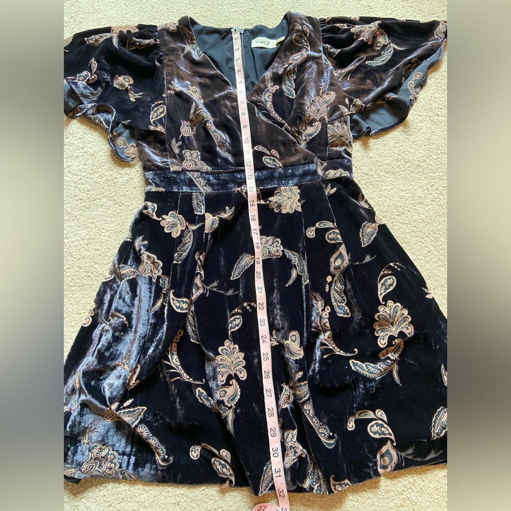 Eliza J Plum Paisley Velvet Cape Sleeve Size 6p - Picture 15 of 15